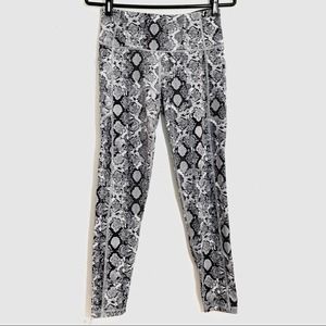 Victoria’s Secret Sport Leggings snake print white high waisted full length S